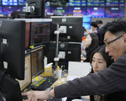 Dow-Decline-Asian-Stocks-Slide-and-Gold-Resilience-Amid-Global-Economic-Concerns-preview