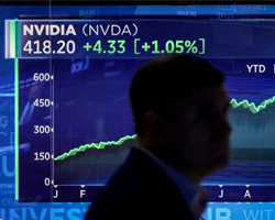 Tech-Stocks-Falter-as-Nvidia-Faces-Quarterly-Results-and-Dollar-Weakens-Walmart-and-Gold-Shine-Preview