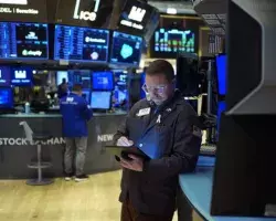 Global-Markets-Rattled-by-Tariff-Threats-and-Dollar-Weakness-Preview