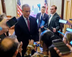 Global–Markets–React–as–Dow–Milestone–Yen-Weakens–and–Shutdown–Clouds-US-Outlook-Preview
